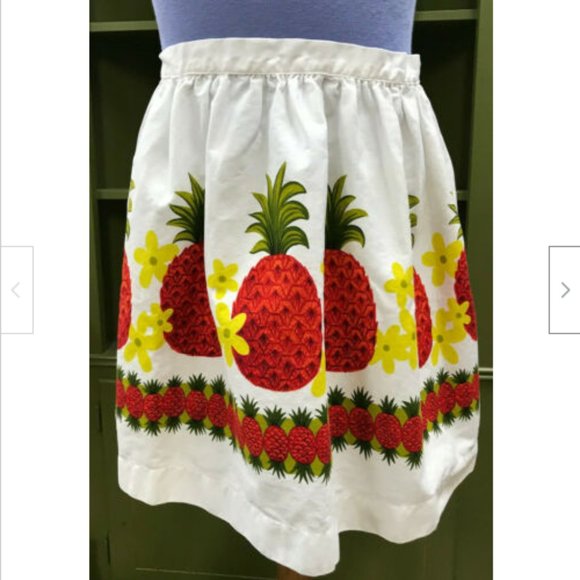 White Tie-On Kitchen Half Apron Waist Skirt w/ Pineapple Print Design - Picture 1 of 3